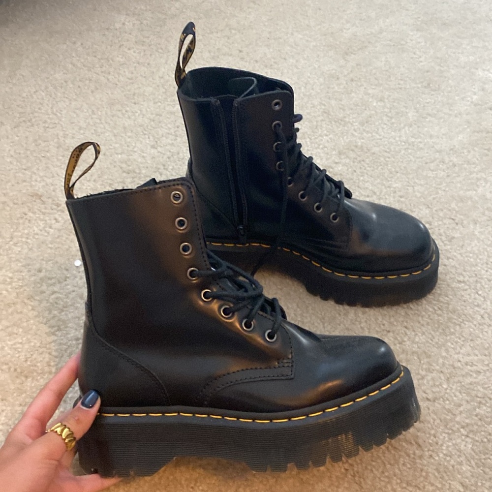 DR MARTENS PLATFORM JADON BOOT WOMENS 8